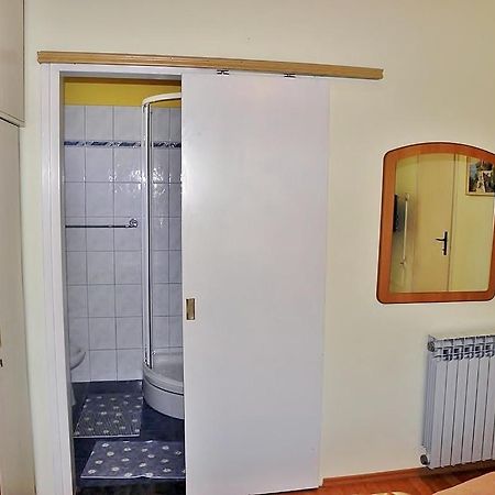Alemka Apartment Banjol Exterior photo