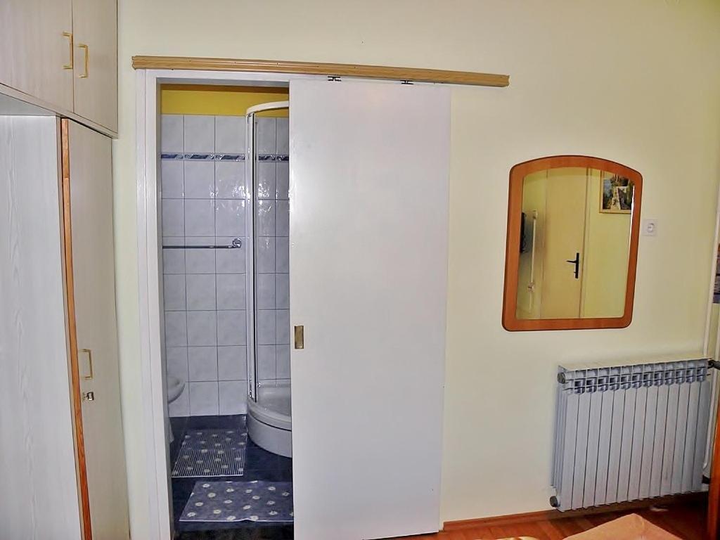 Alemka Apartment Banjol Exterior photo